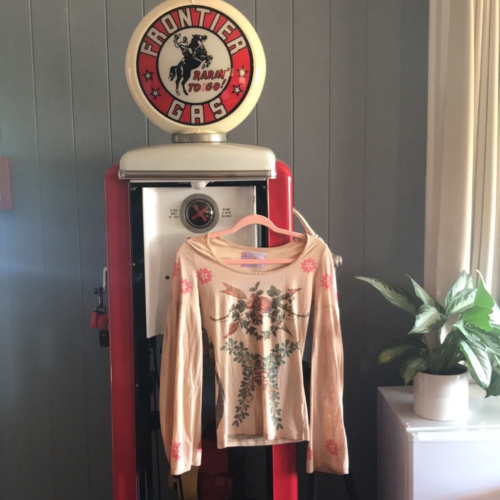 AVAILABLE -Vintage Butterfly dropout beige top wide sleeve burned out material